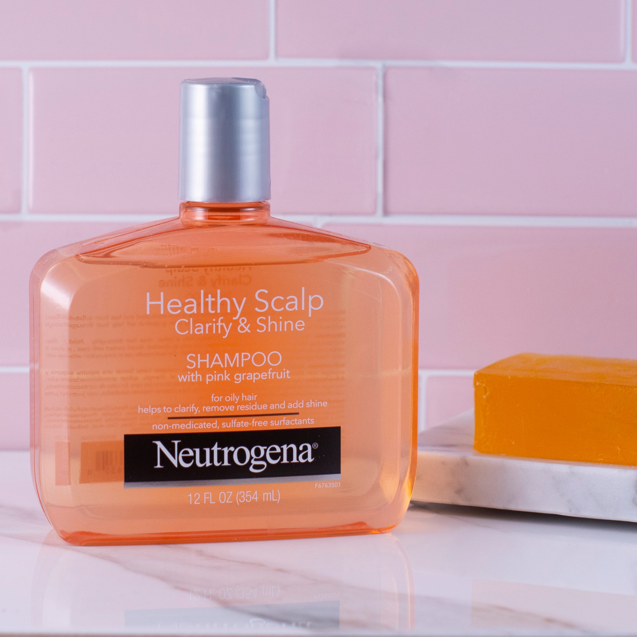 Neutrogena Shampoo Limpiador y Exfoliante Toronja